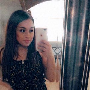 Meet your Posher, Vanessa